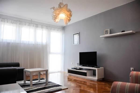 Town Center Apartments ซาดาร์ ภายนอก รูปภาพ